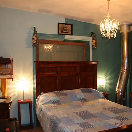 L'Oasis Du Pirate Bed & Breakfast Lévis Exterior photo